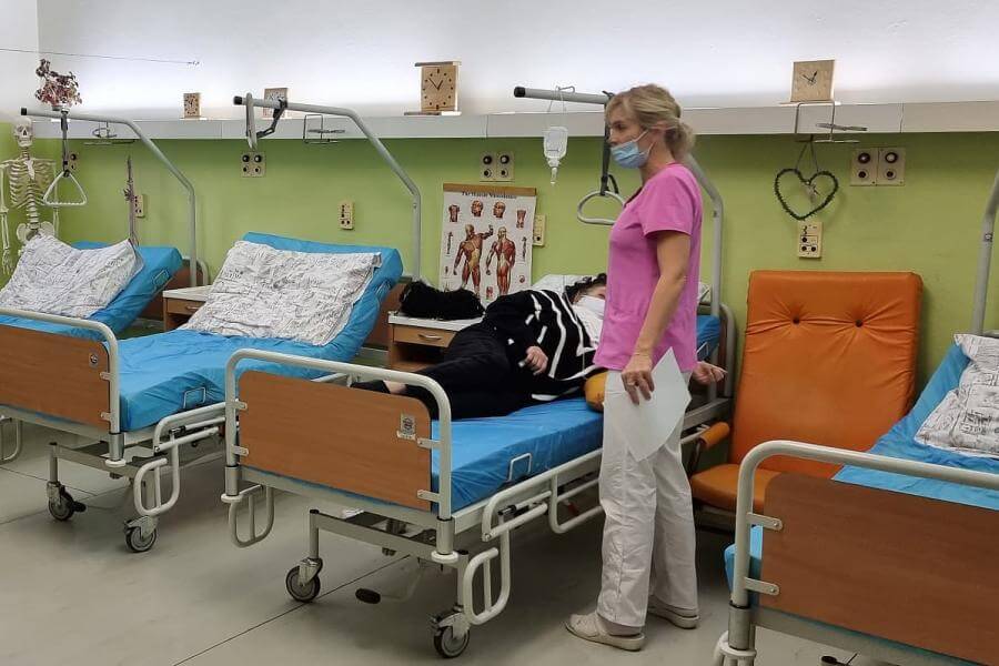 ŽDB Drátovna věnovala nemocnici v Bohumíně peníze na tři nová infuzní křesla